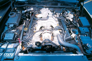 Illustration for article titled Motor Swap Monday: Triton V-10 in a Crown Vic